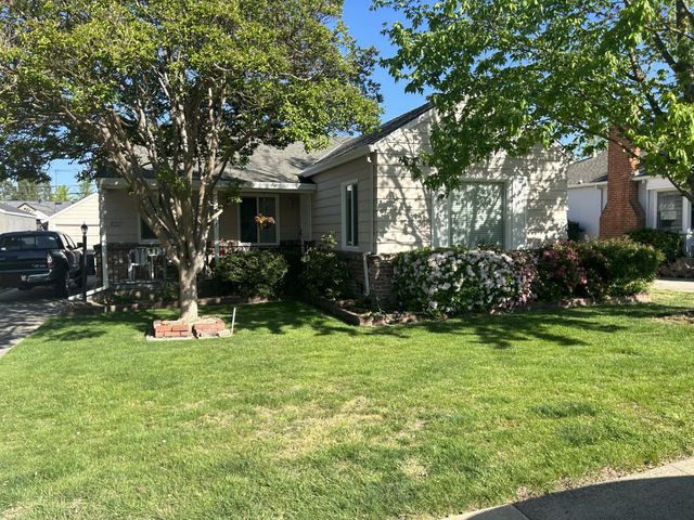 913 N 55th St, Sacramento, CA 95819