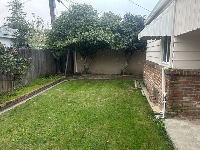 913 N 55th St, Sacramento, CA 95819