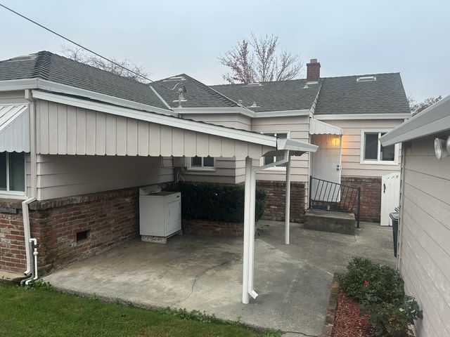 913 N 55th St, Sacramento, CA 95819