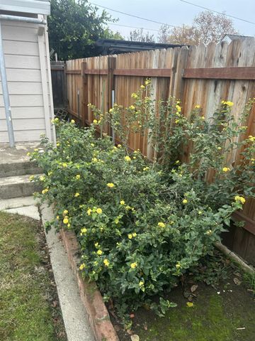 913 N 55th St, Sacramento, CA 95819