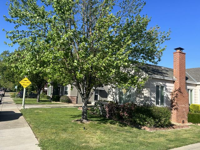 913 N 55th St, Sacramento, CA 95819