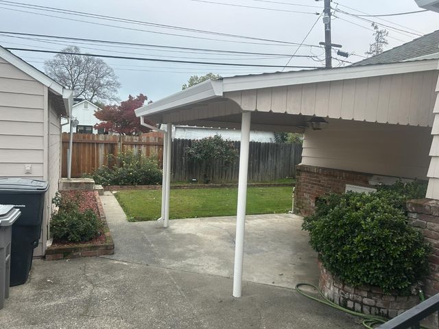 913 N 55th St, Sacramento, CA 95819