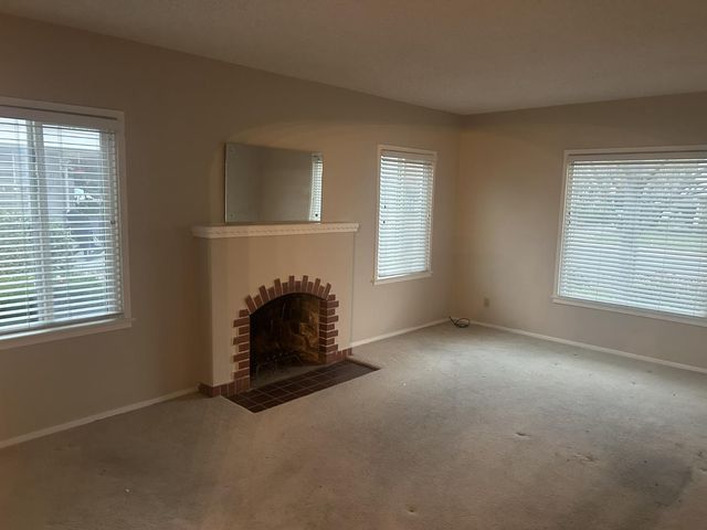 913 N 55th St, Sacramento, CA 95819