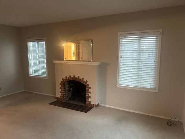 913 N 55th St, Sacramento, CA 95819