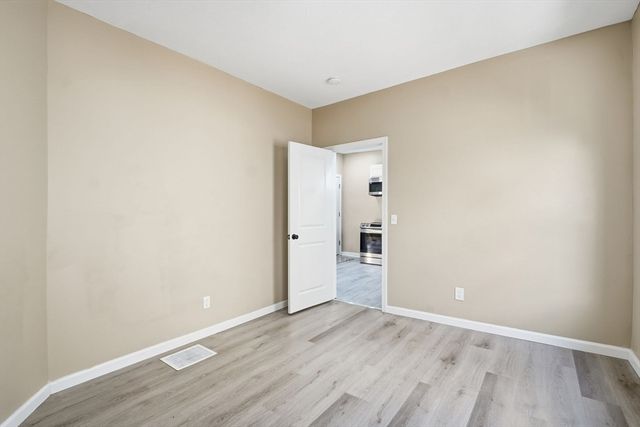 52 Osgood St, Springfield, MA 01107