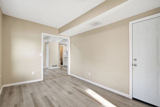 52 Osgood St, Springfield, MA 01107