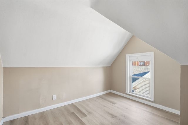 52 Osgood St, Springfield, MA 01107