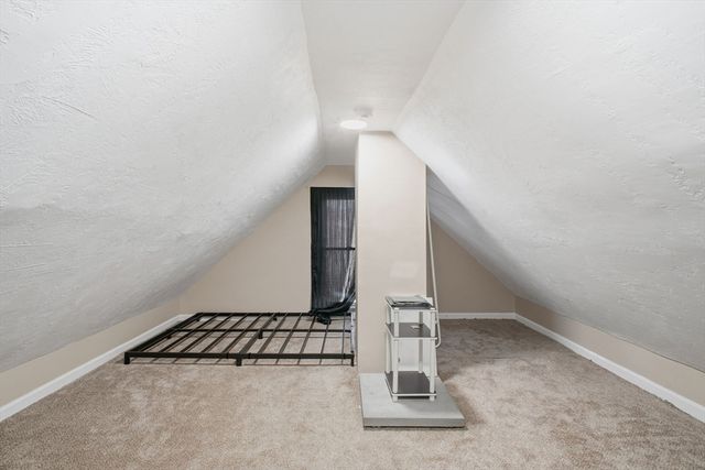 52 Osgood St, Springfield, MA 01107