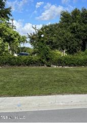 423 Reynoir Street, Biloxi, MS 39530