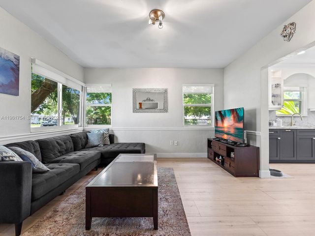 201 Flagler Dr 0, Miami Springs, FL 33166