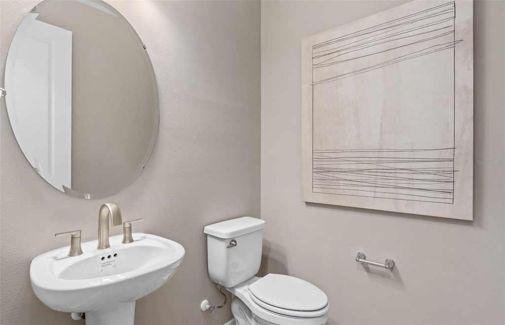 Image 14 of property listing at 3218 ELLSWORTH AVENUE, Davenport, FL 33837