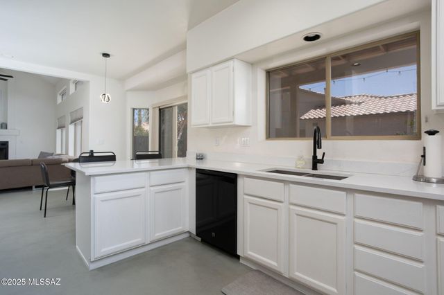 6851 W Kern Drive, Tucson, AZ 85743