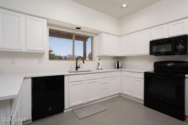 6851 W Kern Drive, Tucson, AZ 85743
