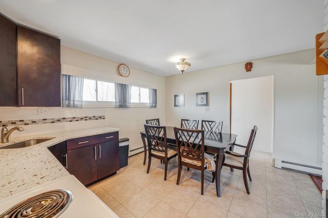 7 Woodpecker Lane, Levittown, NY 11756