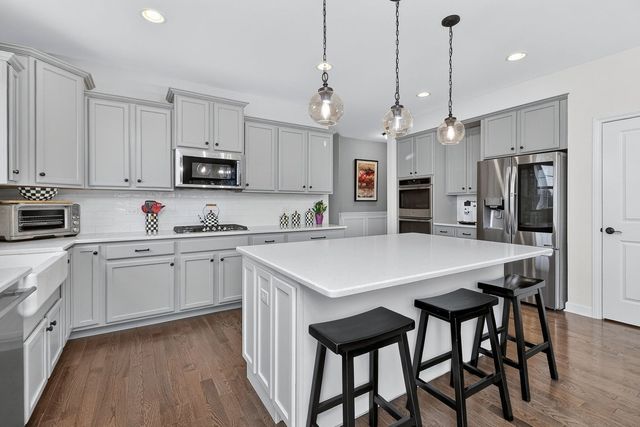 13751 Buchanan Drive, Lemont, IL 60439