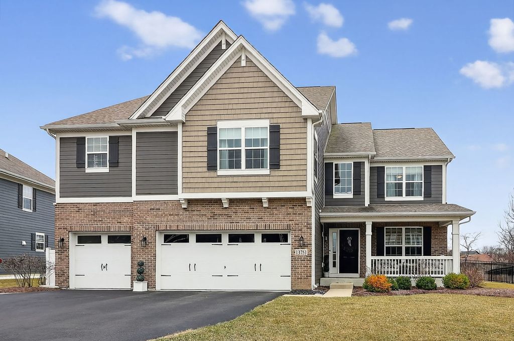 13751 Buchanan Drive, Lemont, IL 60439