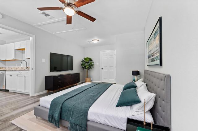 4838 Van Fleet Street, Houston, TX 77033