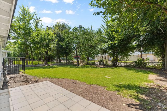 4838 Van Fleet Street, Houston, TX 77033