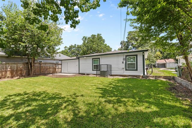 4838 Van Fleet Street, Houston, TX 77033