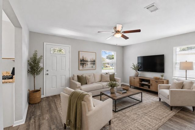 4838 Van Fleet Street, Houston, TX 77033