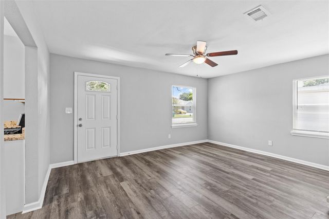 4838 Van Fleet Street, Houston, TX 77033