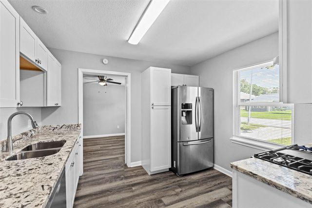 4838 Van Fleet Street, Houston, TX 77033