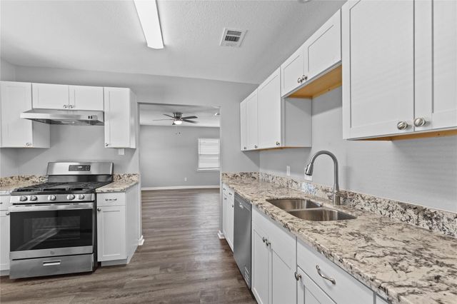 4838 Van Fleet Street, Houston, TX 77033