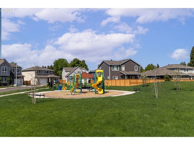 15201 Se TOWERS Ter, Milwaukie, OR 97267