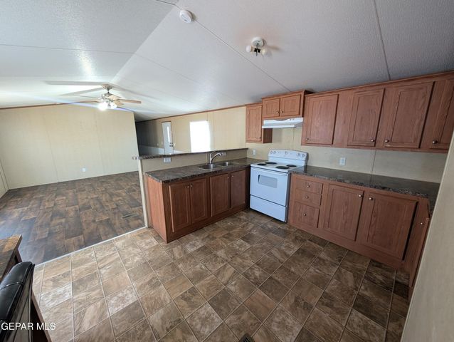 1052 Macadamia Circle, El Paso, TX 79907