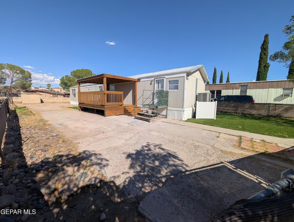 1052 Macadamia Circle, El Paso, TX 79907