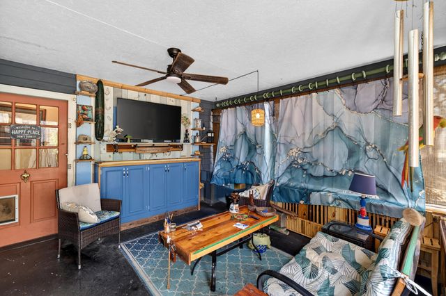 9994 N Highway 17 B, Mcclellanville, SC 29458