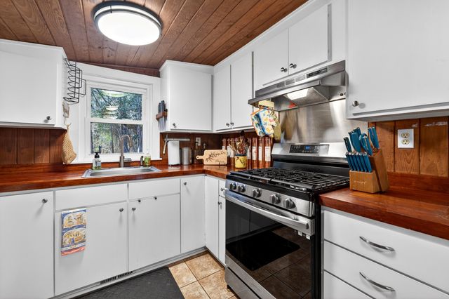 9994 N Highway 17 B, Mcclellanville, SC 29458