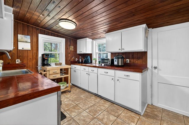 9994 N Highway 17 B, Mcclellanville, SC 29458