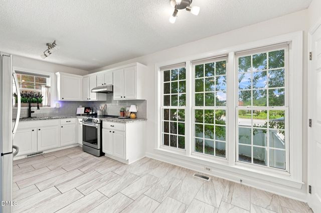 101 Somerset Farm Drive, Holly Springs, NC 27540