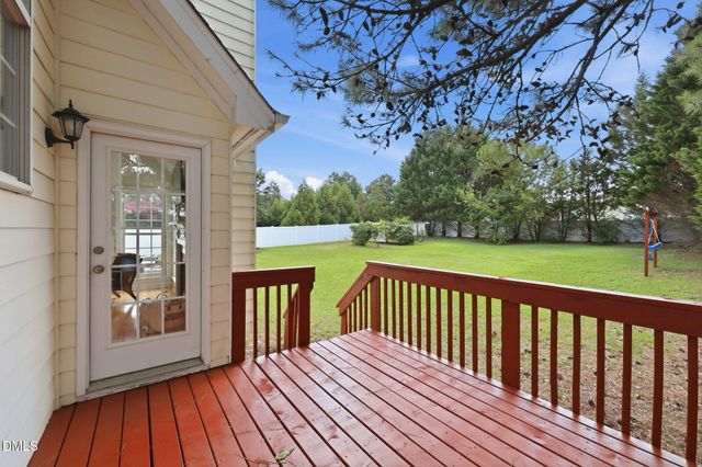 101 Somerset Farm Drive, Holly Springs, NC 27540