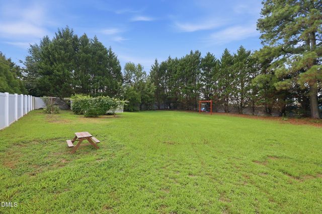101 Somerset Farm Drive, Holly Springs, NC 27540
