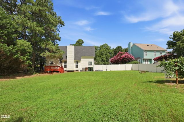 101 Somerset Farm Drive, Holly Springs, NC 27540