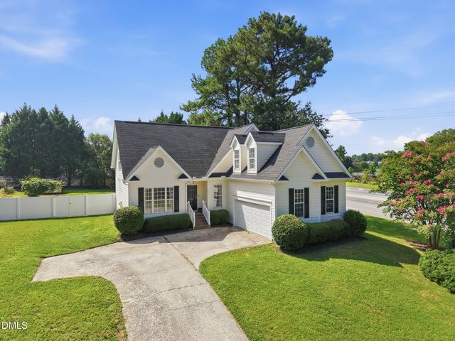 101 Somerset Farm Drive, Holly Springs, NC 27540