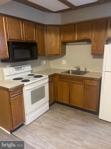 132 S HANOVER ST, Carlisle, PA 17013