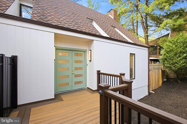 1106 N HOWARD ST, Alexandria, VA 22304