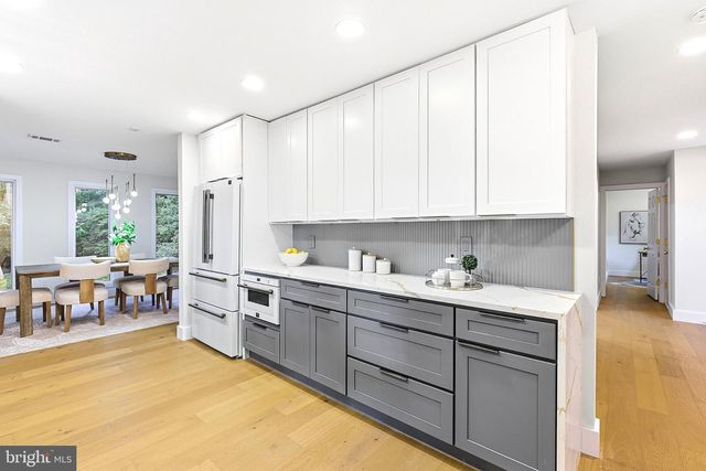 1106 N HOWARD ST, Alexandria, VA 22304