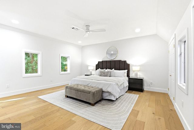 1106 N HOWARD ST, Alexandria, VA 22304