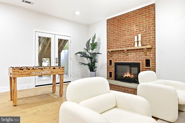 1106 N HOWARD ST, Alexandria, VA 22304
