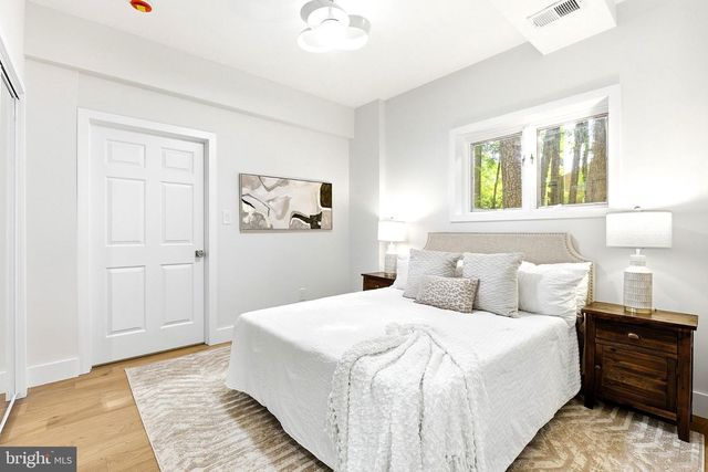 1106 N HOWARD ST, Alexandria, VA 22304
