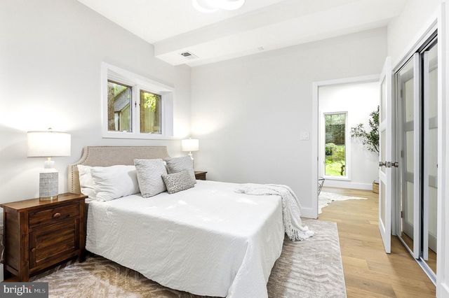 1106 N HOWARD ST, Alexandria, VA 22304