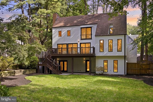 1106 N HOWARD ST, Alexandria, VA 22304