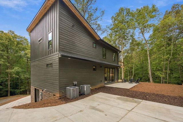 84 Hale Court, Ellijay, GA 30540
