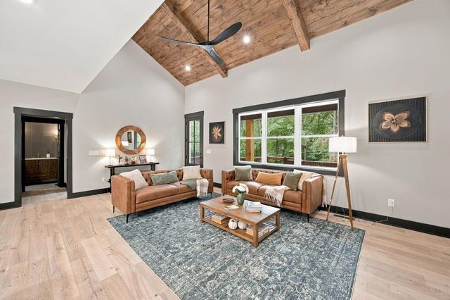 84 Hale Court, Ellijay, GA 30540