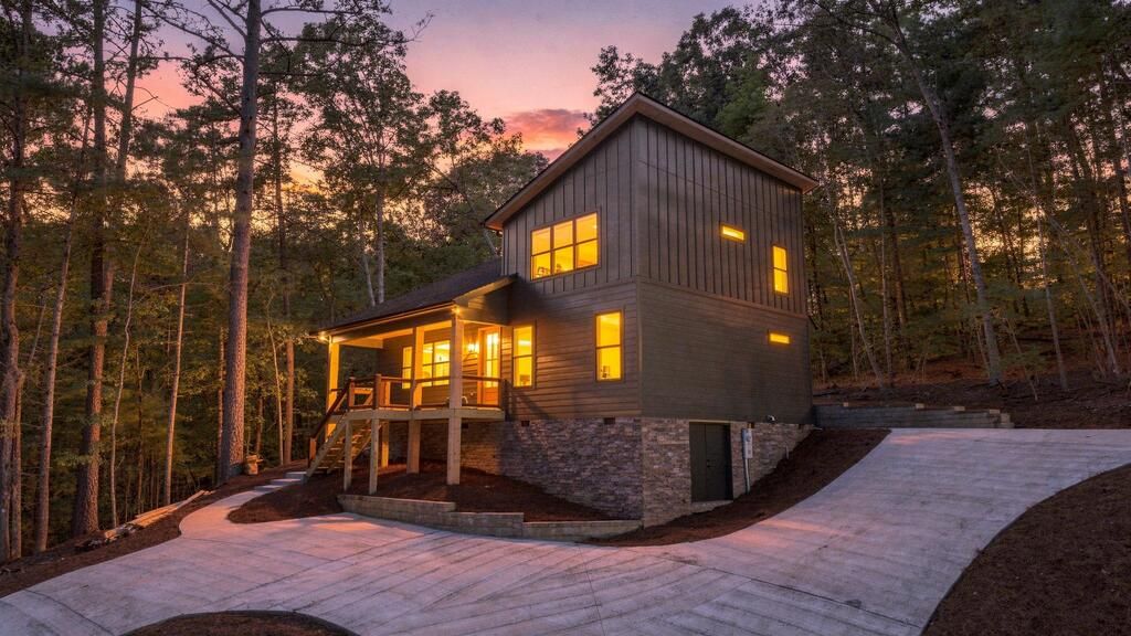 84 Hale Court, Ellijay, GA 30540