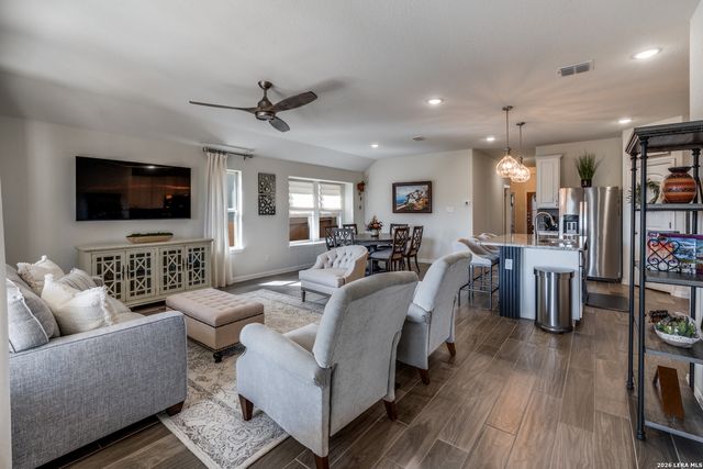 1248 Loma, New Braunfels, TX 78132